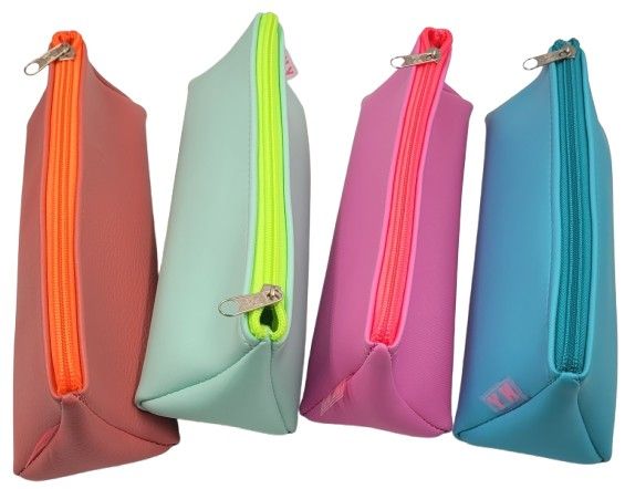  Cartuchera 1 cierre triangular NY (24X7.5CM) 121