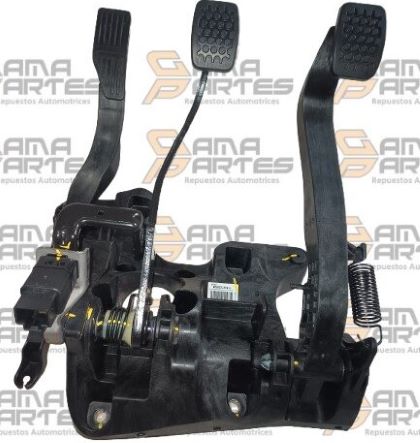 PEDALERA SPARK GT 2014/ EMBRAGUE-ACELERADOR-FRENO-SENSOR FRENO ORIG 42715118