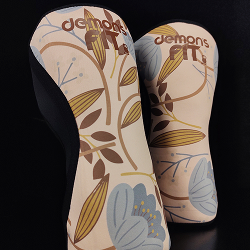 RODILLERAS ESTAMPADO FLORES LINEA CAFE