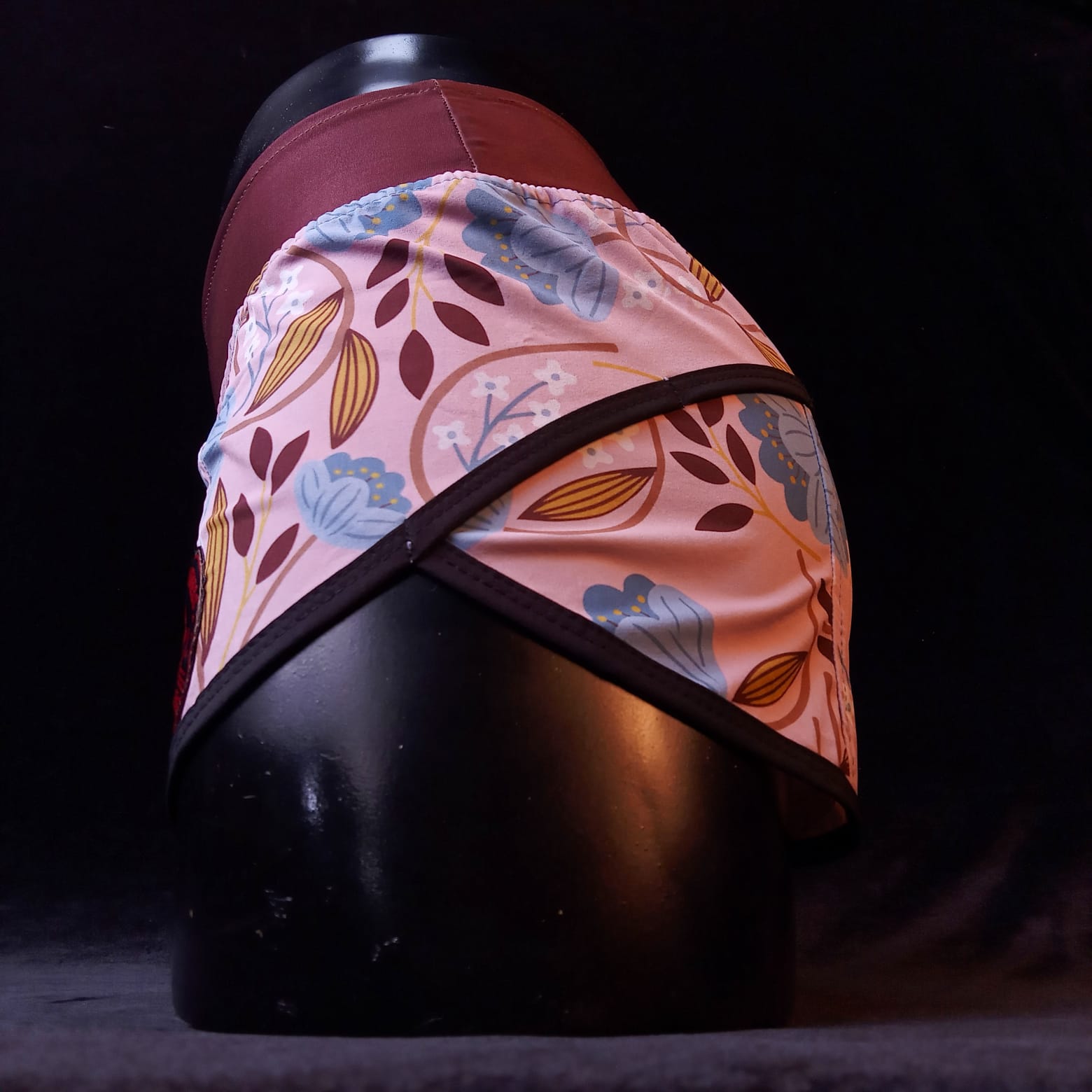 SHORT RELAXED ANTIFLUIDO ESTAMPADO FLORES CAFE