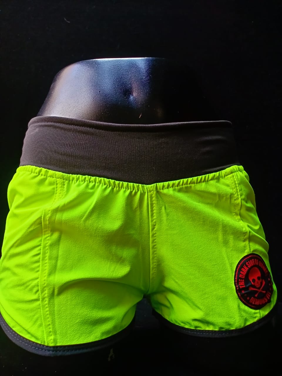 SHORT RELAXED ANTIFLUIDO STRECH UNICOLOR