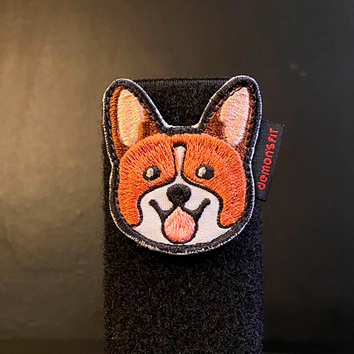 DOGGY WHITE AND BROWN VELCRO PATCH