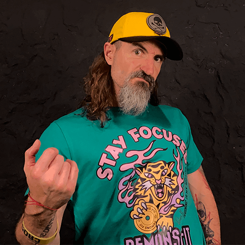 TSHIRT STAY FOCUSED DEMONS FIT