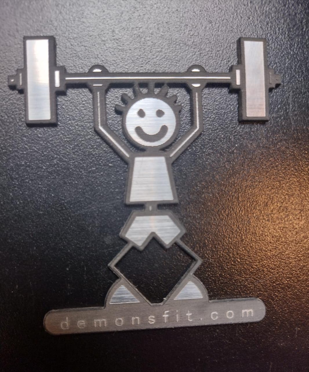 EMBLEMA NIÑO SNATCH 6.4X6.9 CM