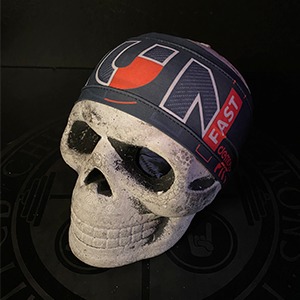 BANDANA/RUN RED AND WHITE LETTERS/NEGRA