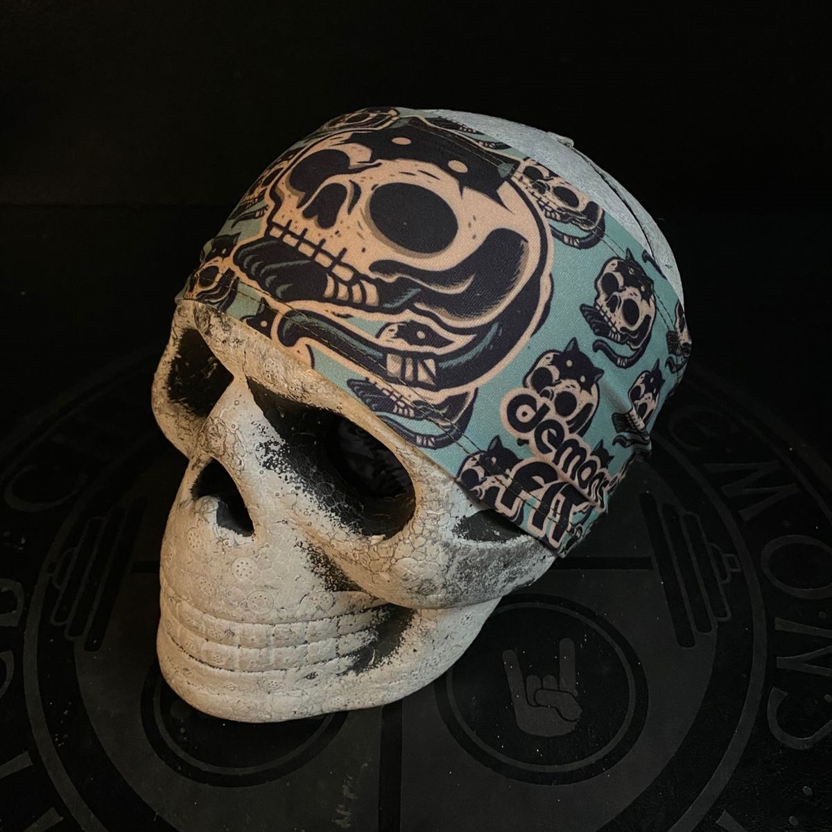 BANDANA CAT INSIDE SKULL