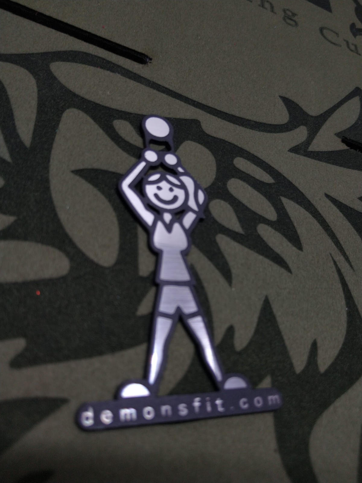 EMBLEMA CHICA SWING 5X9 CM