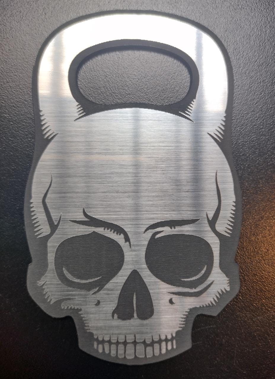 EMBLEMA KETTLEBELL SKHULL 4.7X2.7 CM