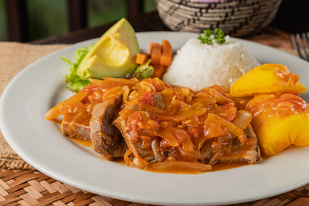 Lengua en Salsa Criolla