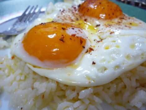 Huevos Fritos con Arroz