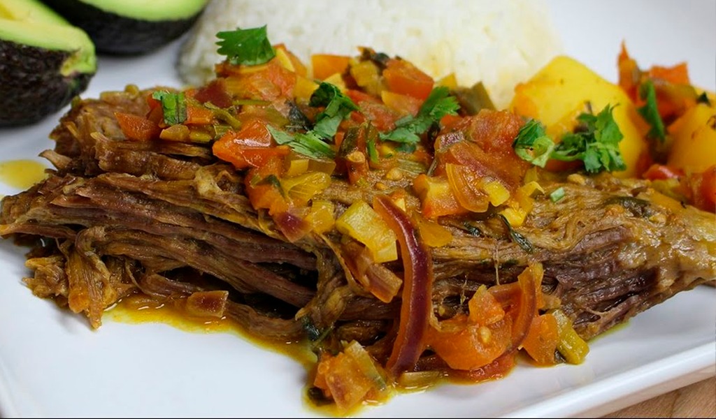 Ejecutivo con Carne Sudada