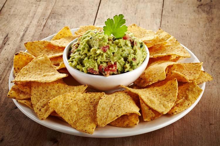 NACHOS CON GUACAMOLE (imágenes de referencia)