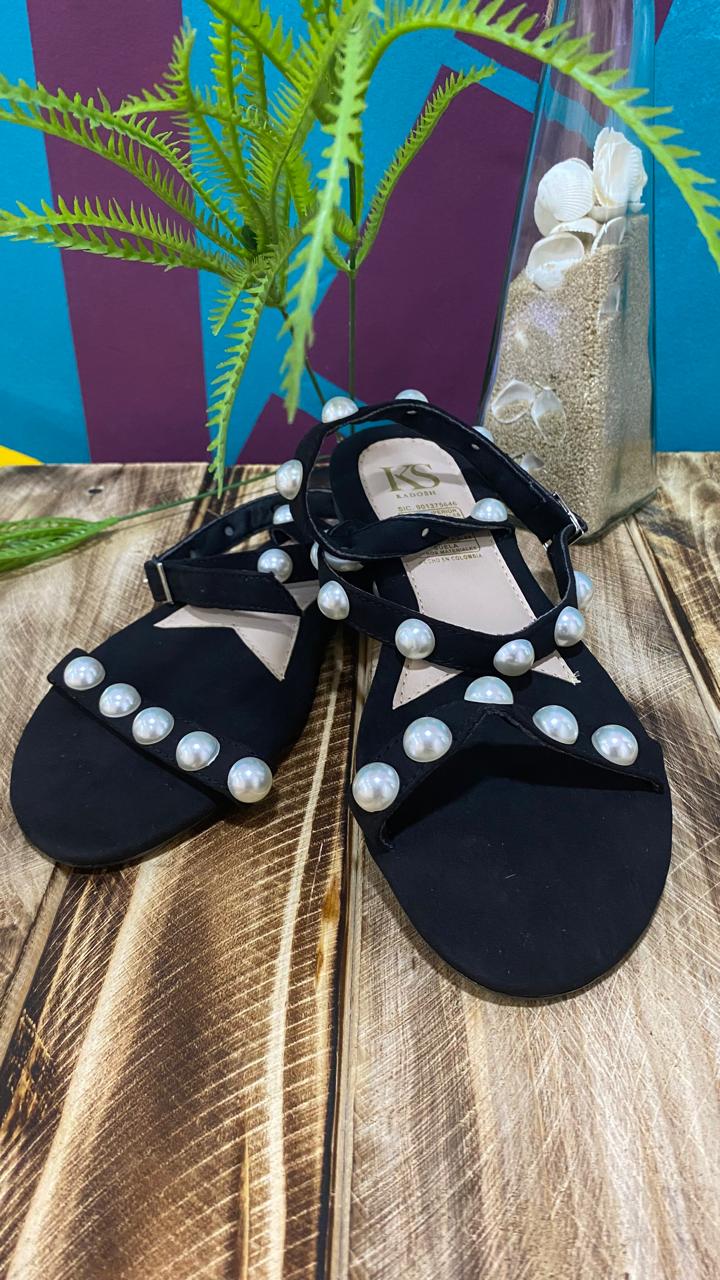 Sandalia bruna negra