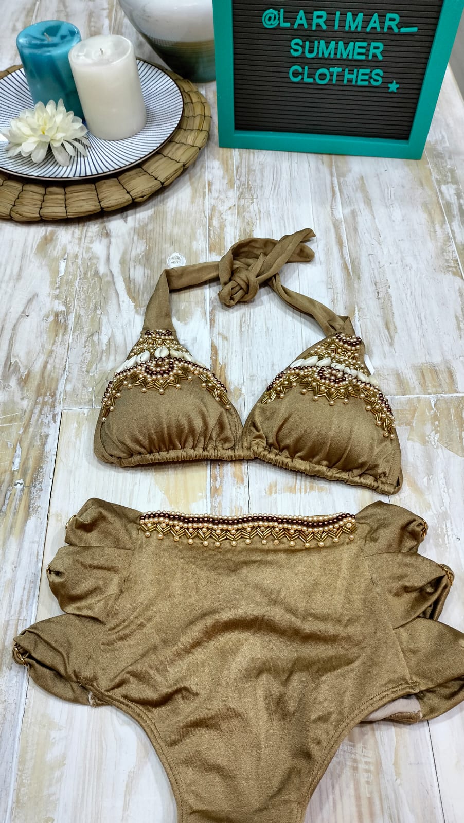bikini costillero dorado con conchas