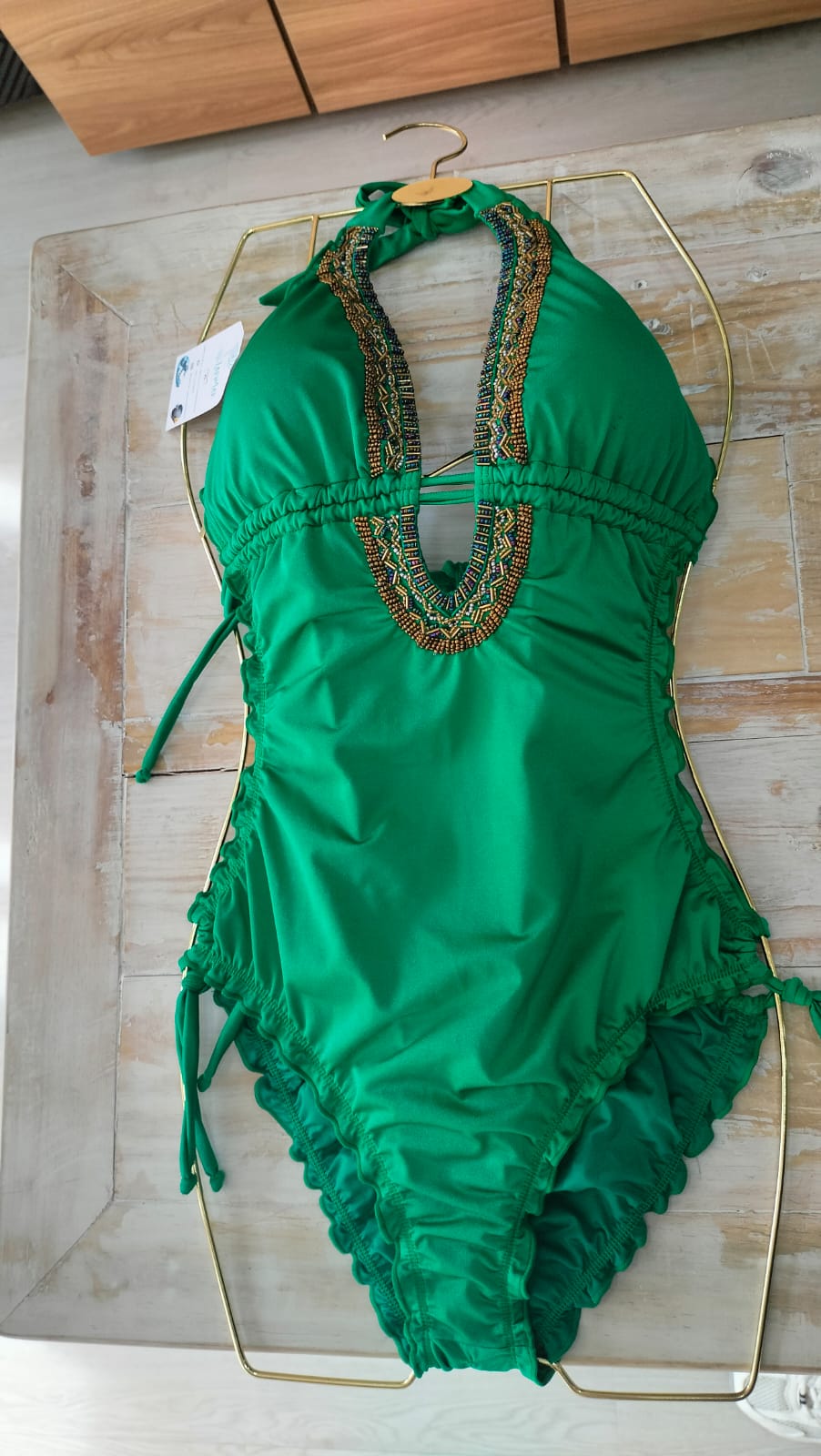 Trikini verde militar decorado mostacilla