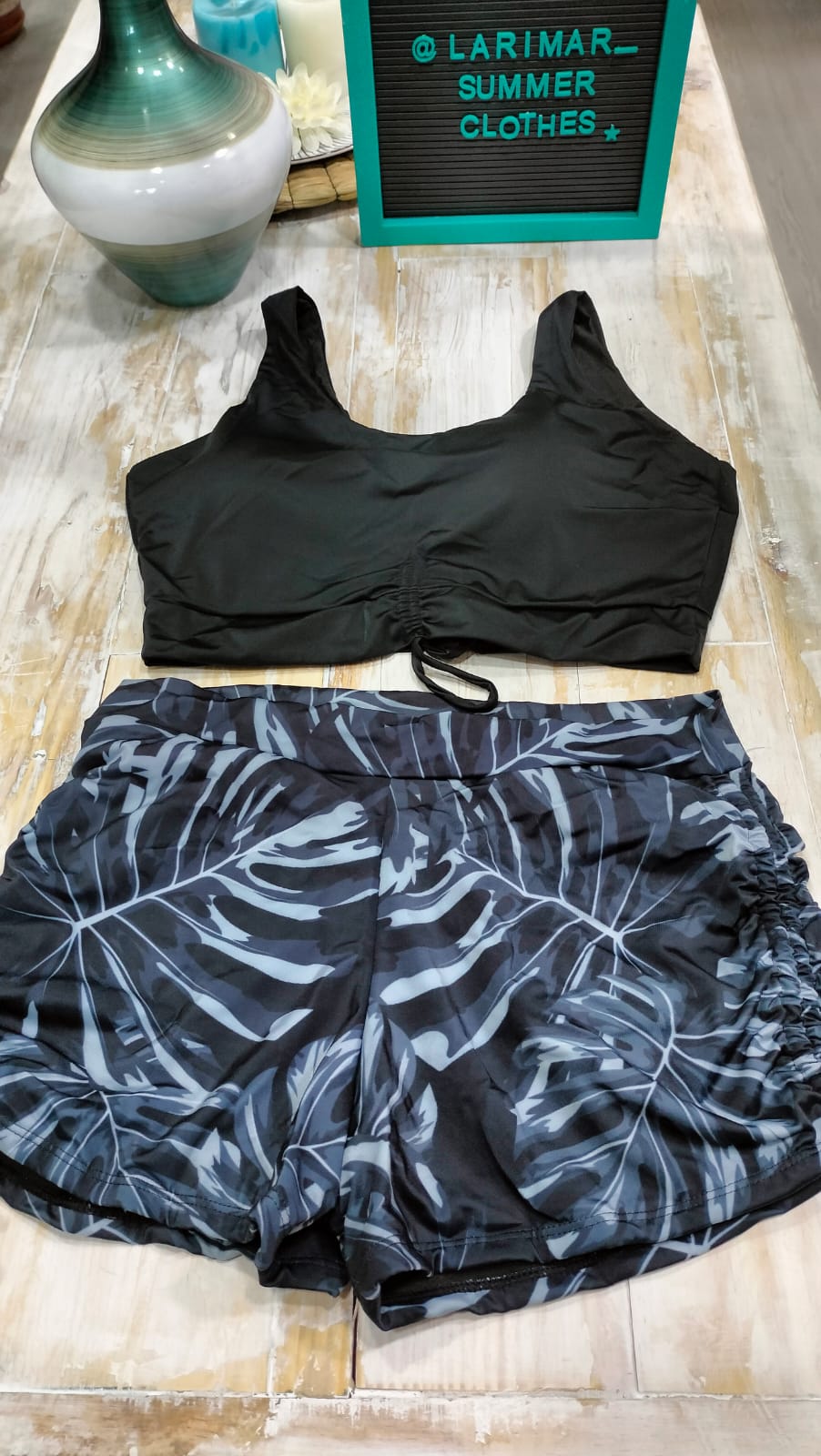 Bikini pantaloneta ajustable + top negro estampado hojas