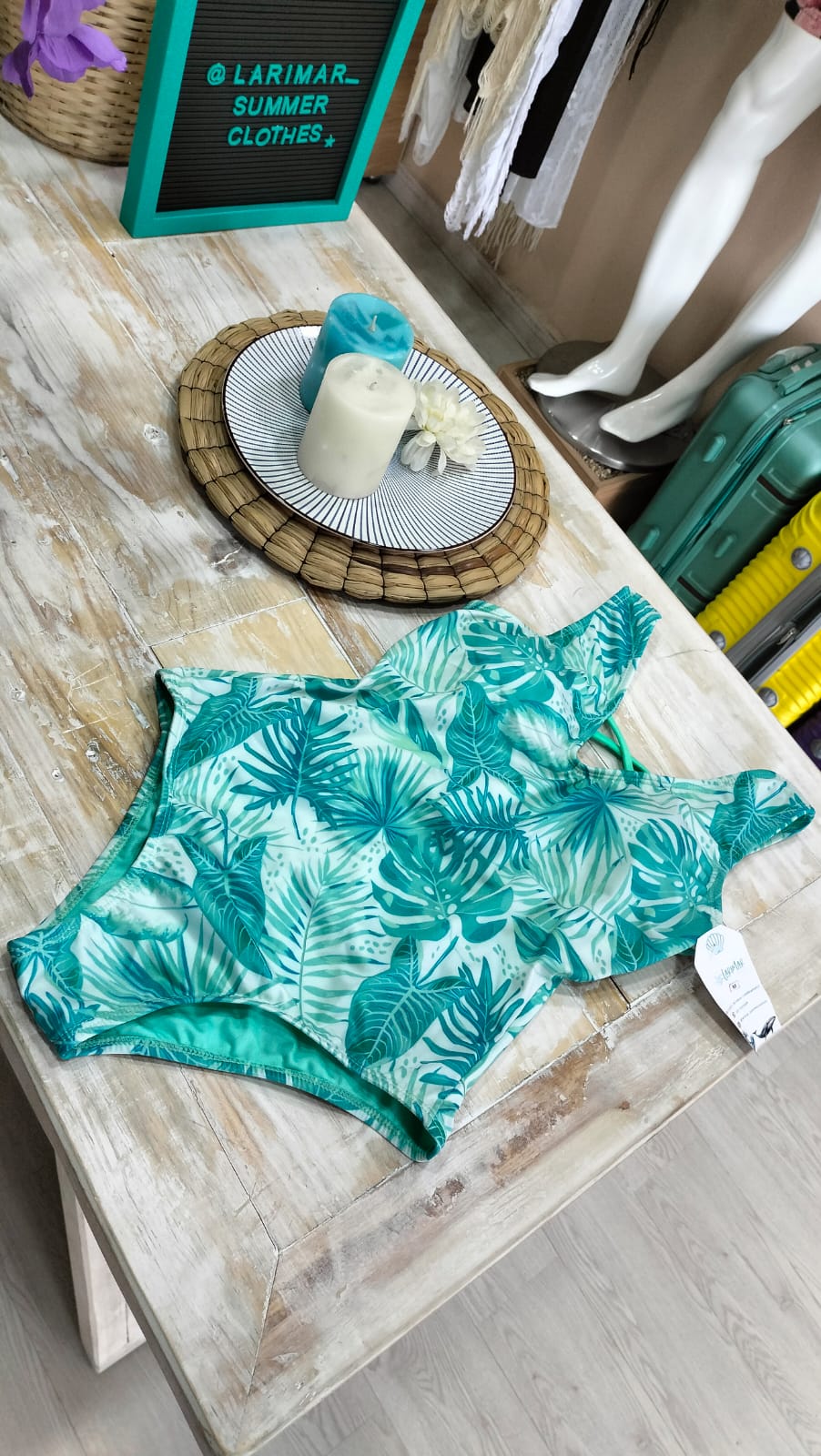 Enterizo tiras espalda agua marina