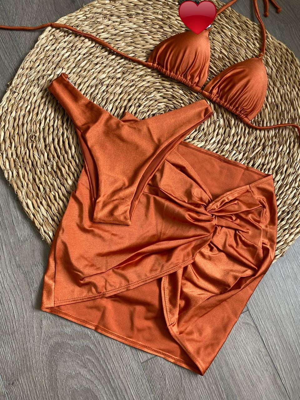 Set 3 piezas terracota satinado panty + brasier + falda