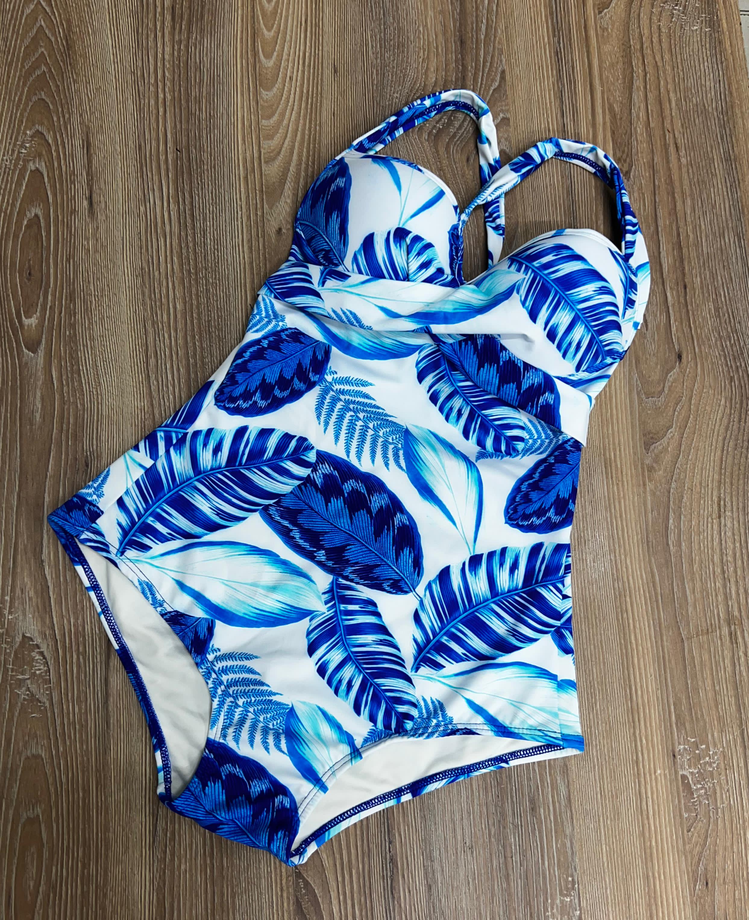 Enterizo copa realce control abdomen blanco hojas azules