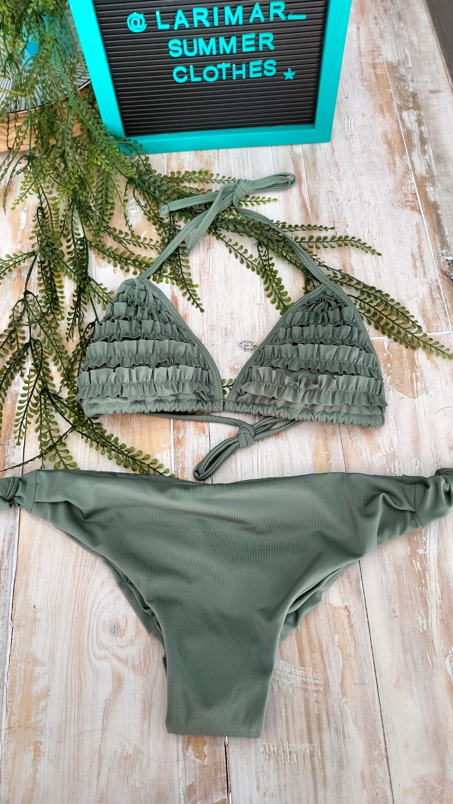 Bikini top de ruche y panty graduable