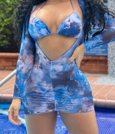 Set 3 piezas triangulo-panty y vestido manga larga velo abertura frontal