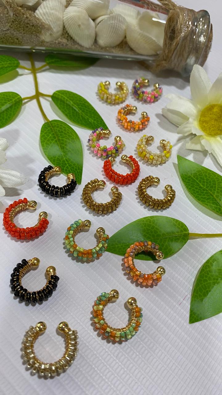 Ear cuff colores surtidos mostacilla