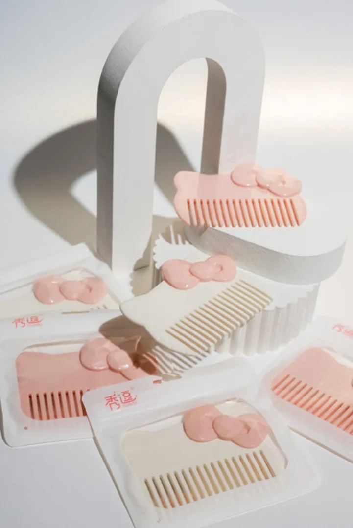 PEINE HELLO KITTY RG-CE7437