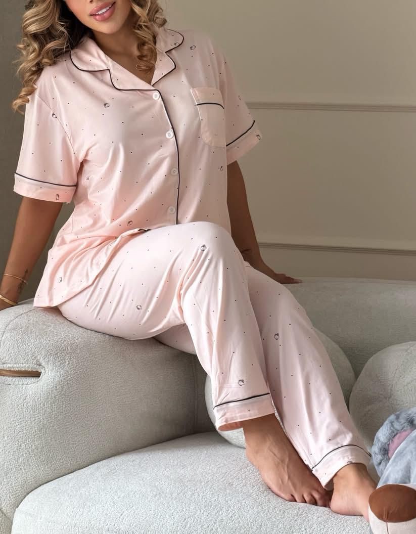 PIJAMA PANTALON Y BLUSA BOTON HELLO KITTY YIGIANNIFEN 788-352