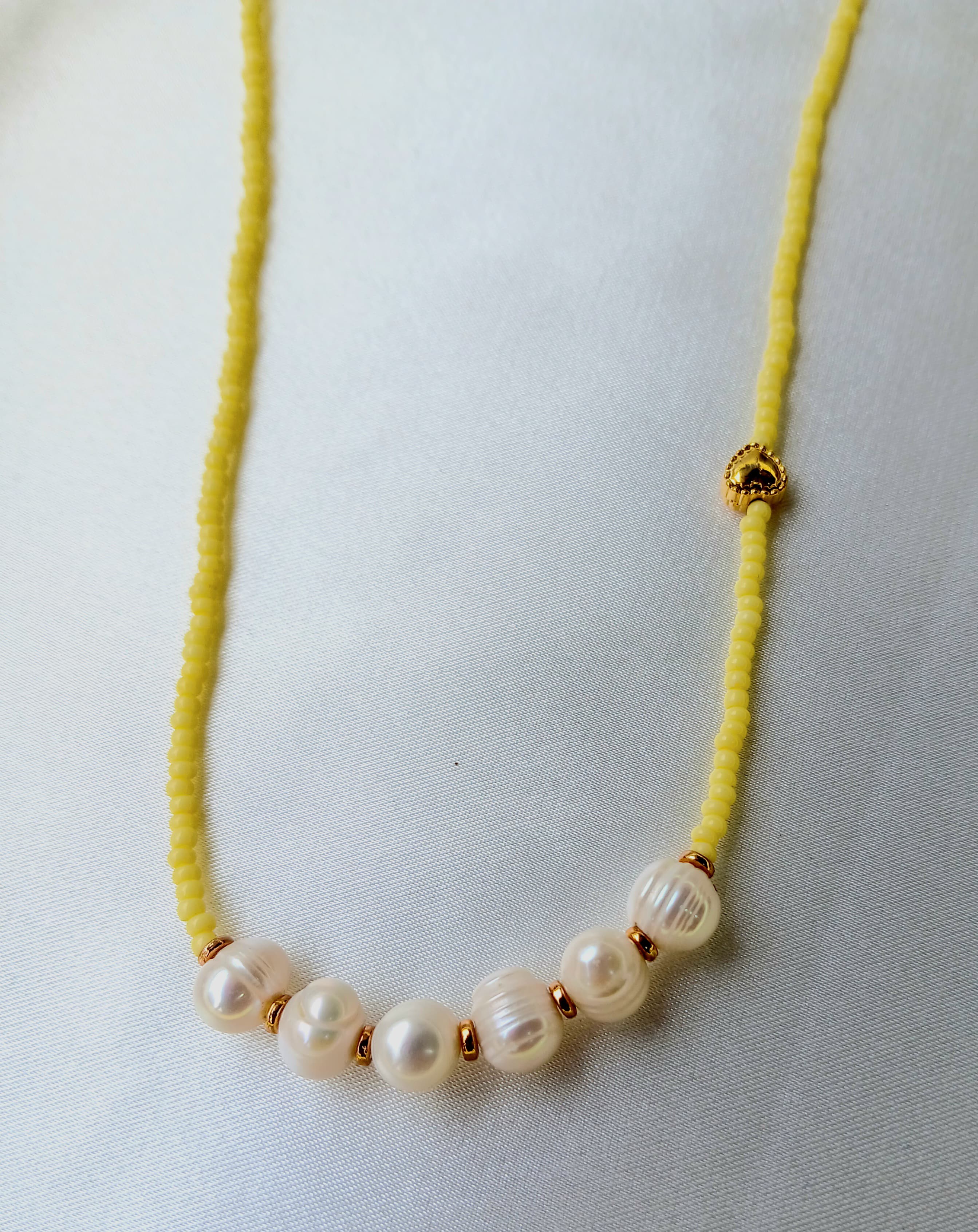COLLAR PERLAS AMARILLO