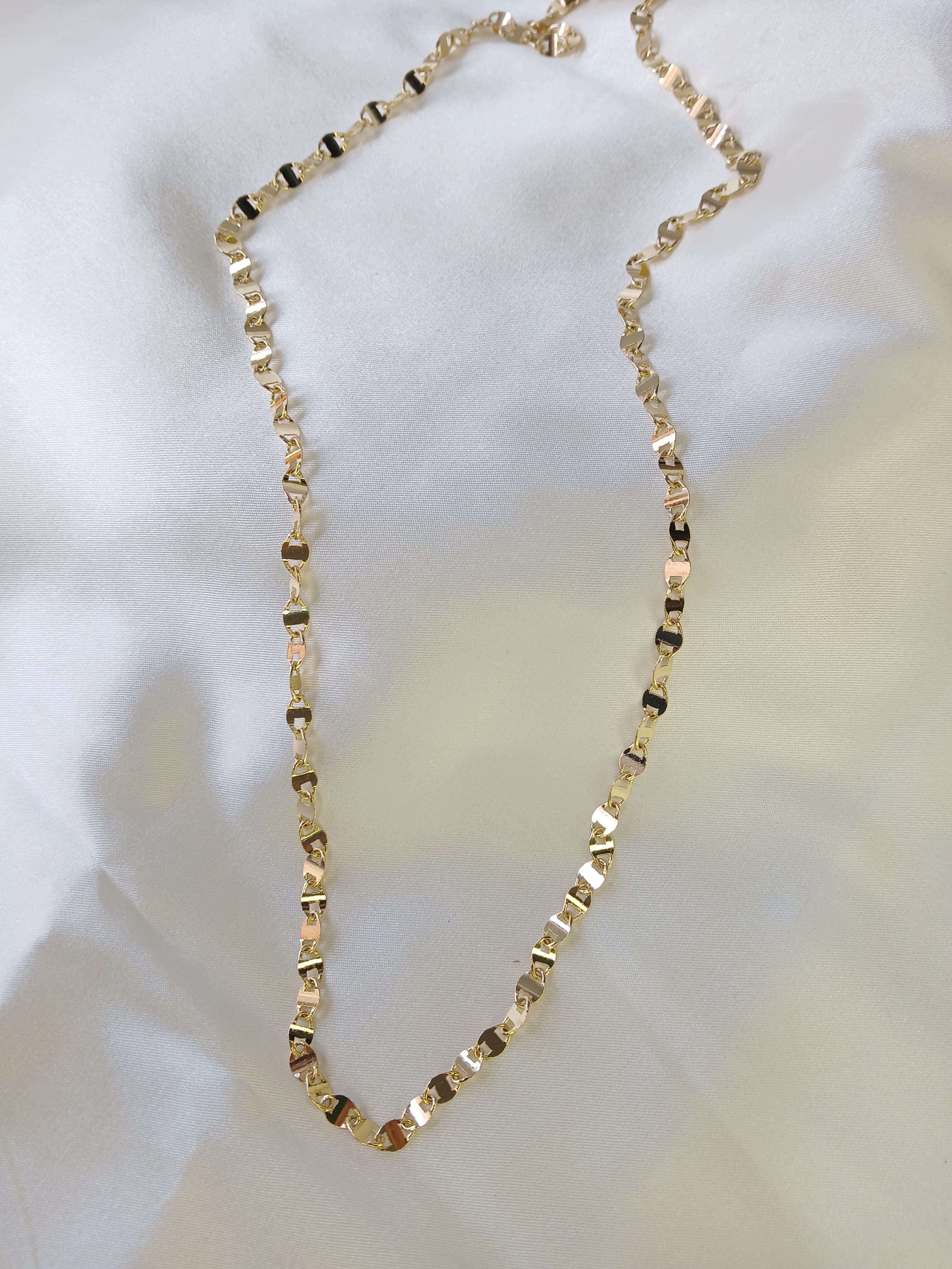 COLLAR SENCILLO BROCHES
