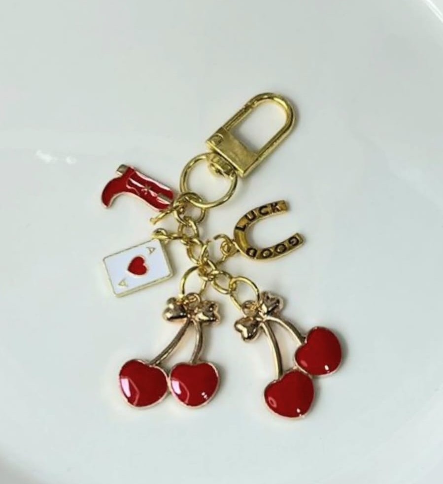 LLAVERO CEREZAS BOTAS