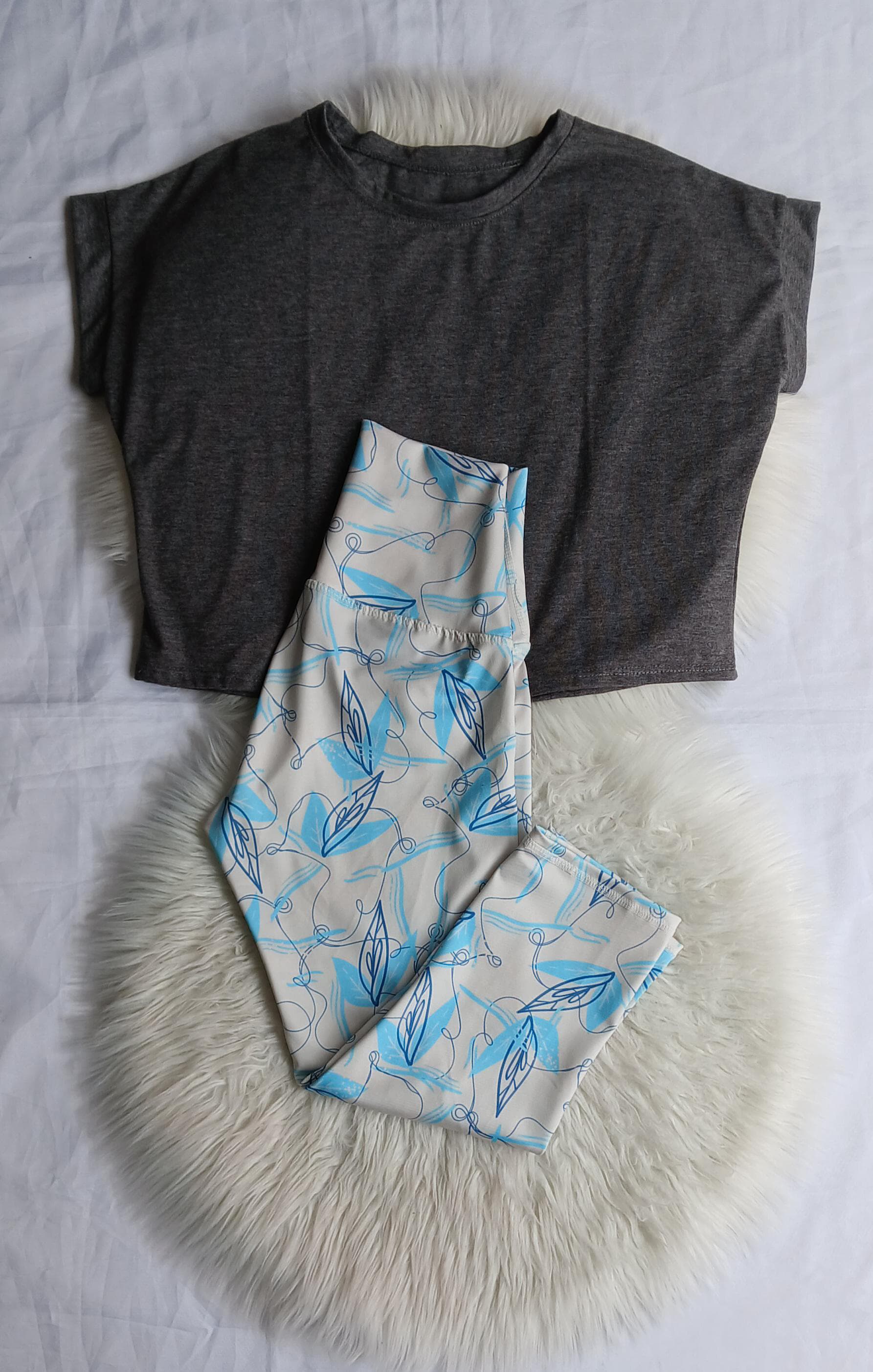 CONJUNTO DEPORTIVO CAPRI ESTAMPADO CAMISETA GRIS