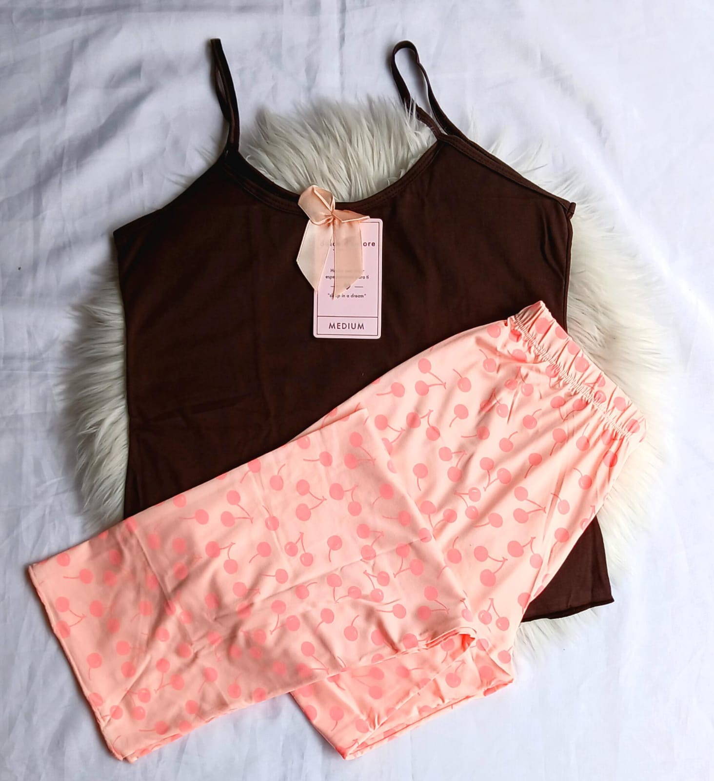 Pijama pantalon mandarina cereza blusa cafe tiras