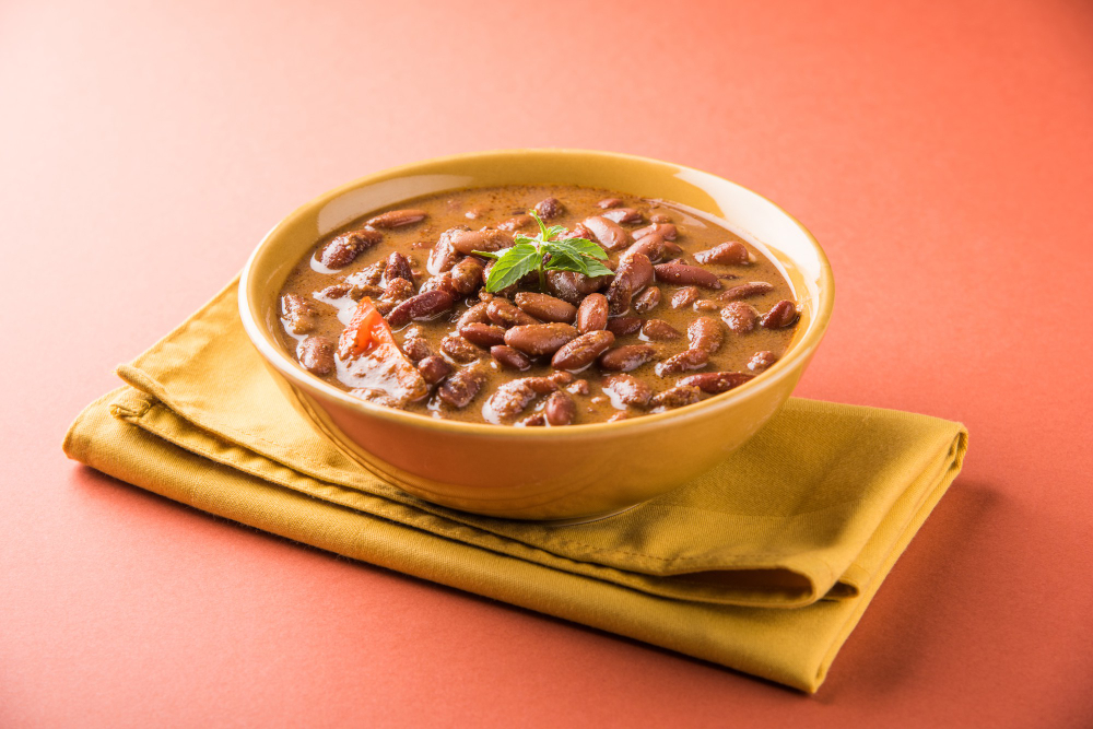 Cazuela de Frijoles con Chicharrón o Pezuña