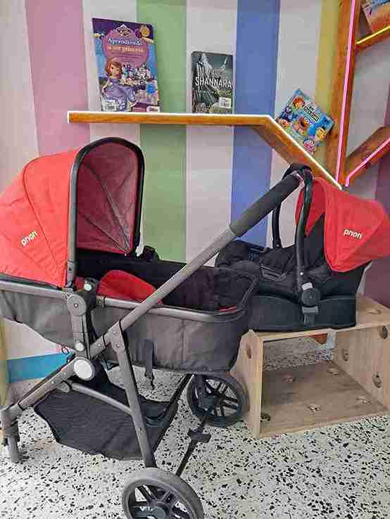COCHE PRIORI ROJO + SILLA PARA CARRO