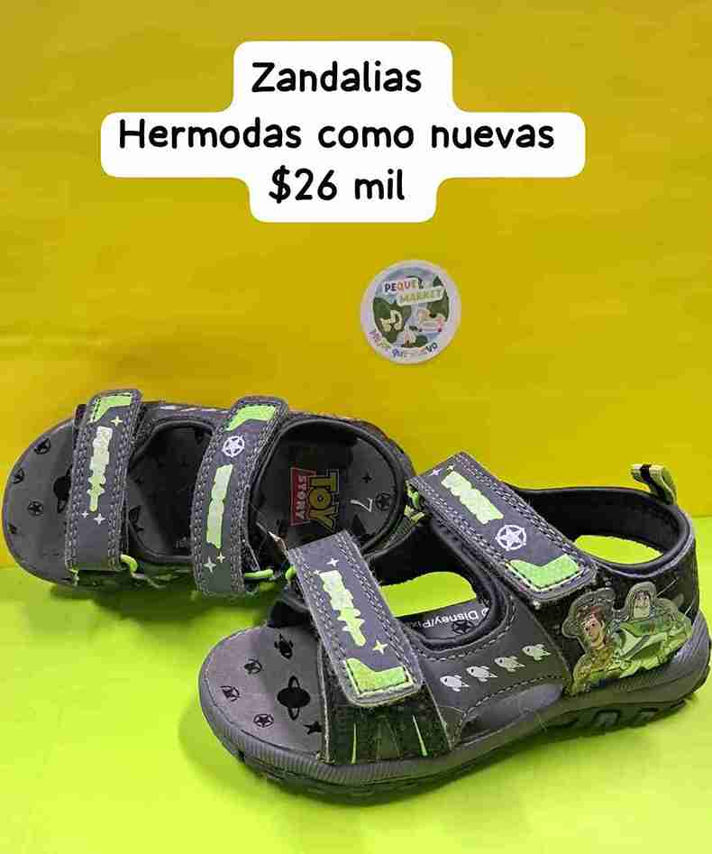 ZANDALIAS VERDES Y NEGRAS TOY