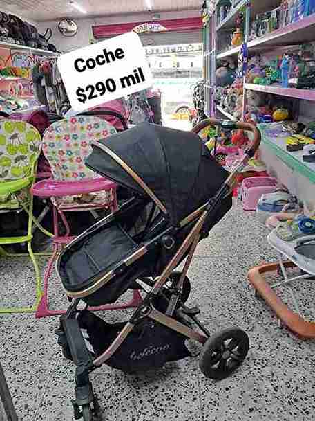 COCHE NEGRO Y DORADO