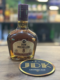 Ron Medellín 8 años botella 750ml