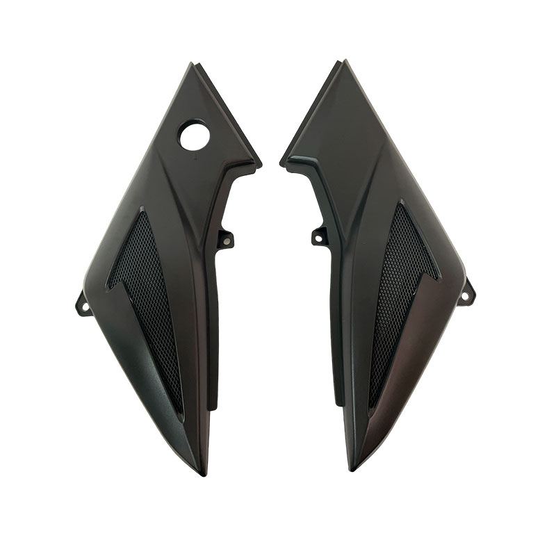 TAPA LATERAL PULSAR200 NS NEGRO (PAR) (J6.4)