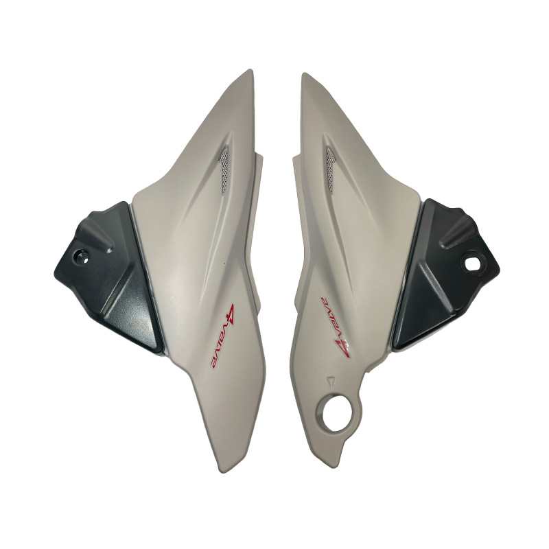 TAPA LATERAL DISCOVER 125 ST NEGRO/GRIS (PAR) (W-L6.4)