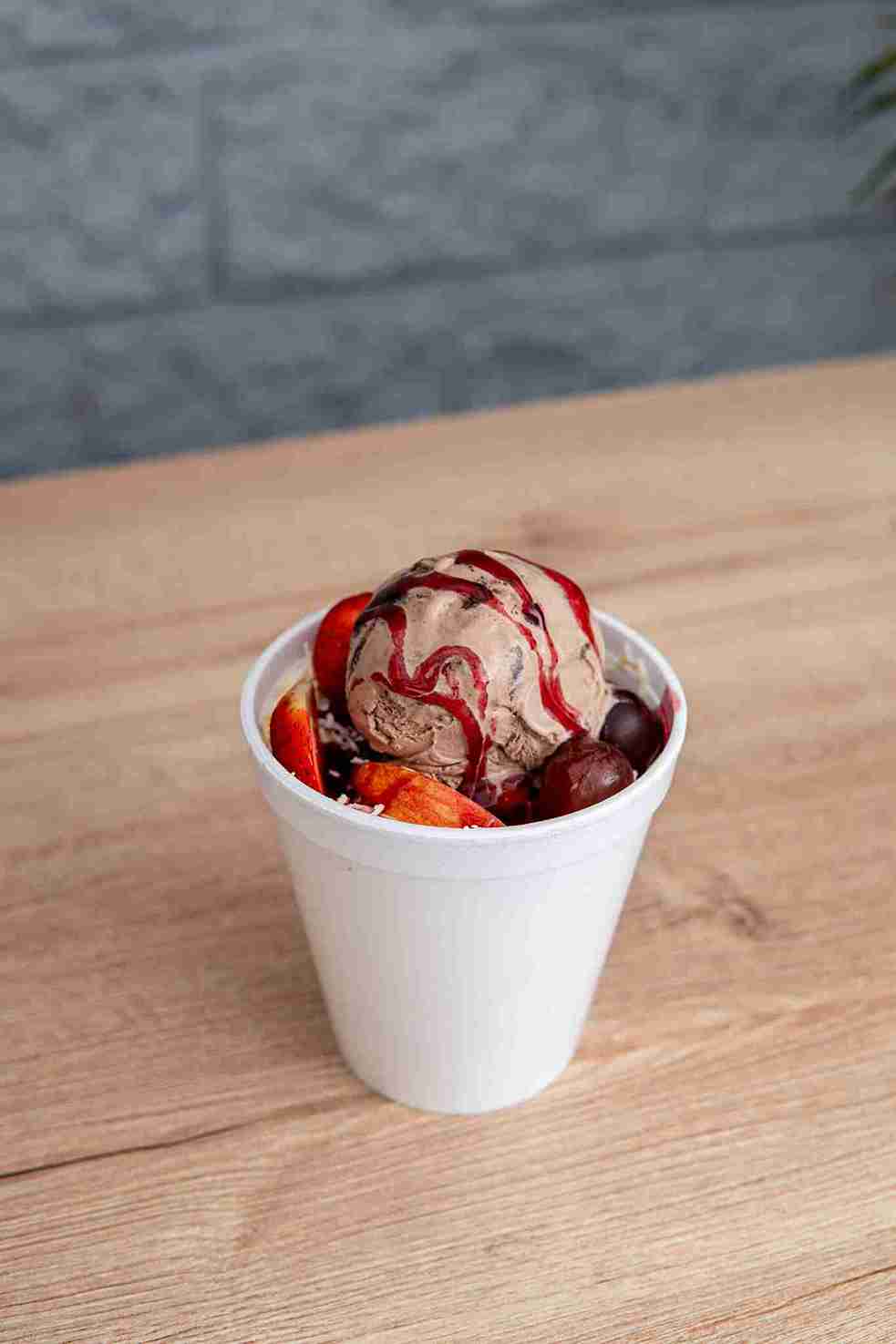 Ensalada de frutas con helado