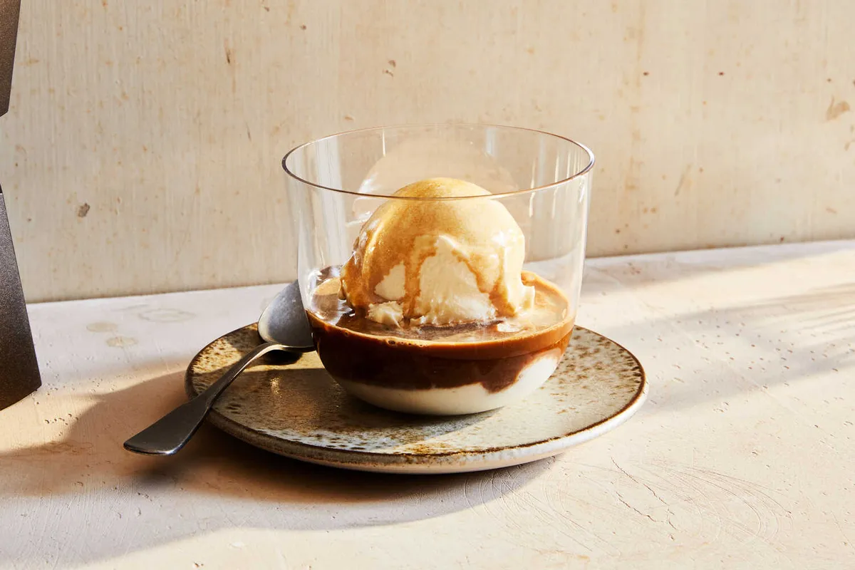 AFOGATO (HELADO CON ESPRESSO)