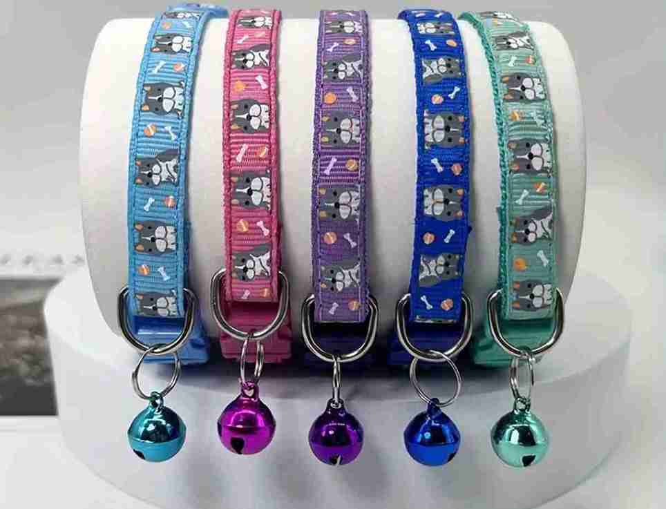 COLLAR CON CASCABEL MULTICOLORES